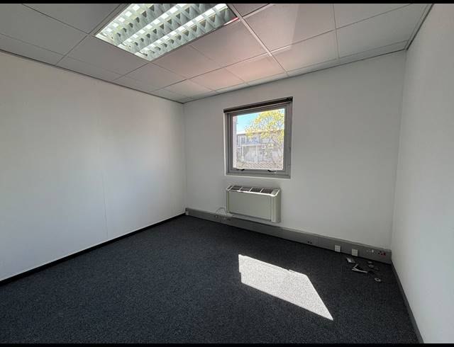 254M² OFFICE TO LET IN TYGER VALLEY